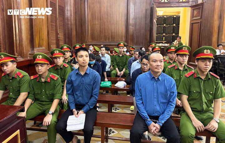 Các bị cáo tại phiên tòa. (Ảnh: Hoàng Thọ)
