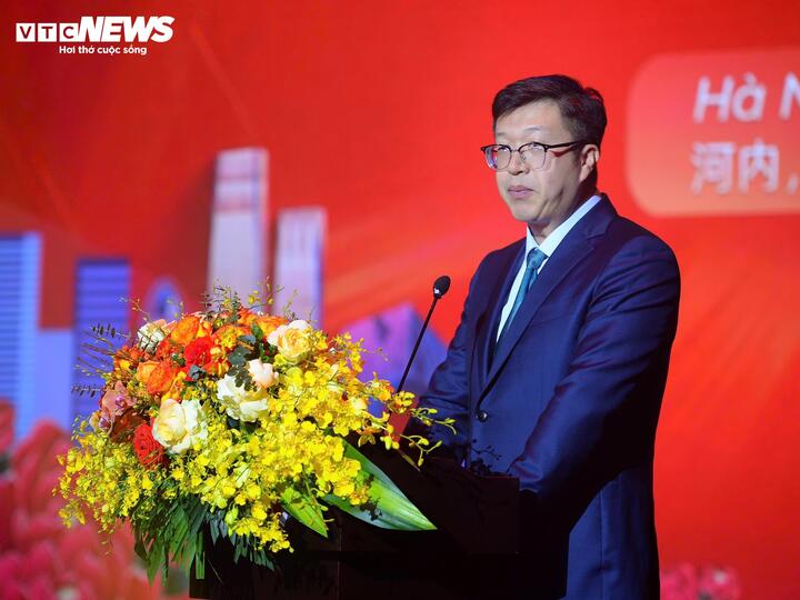 Ông Lê Phan, Phó Trưởng Ban tuyên truyền Đảng ủy Khu tự trị dân tộc Choang, Quảng Tây, Trung Quốc tại sự kiện. (Ảnh: Đắc Huy)