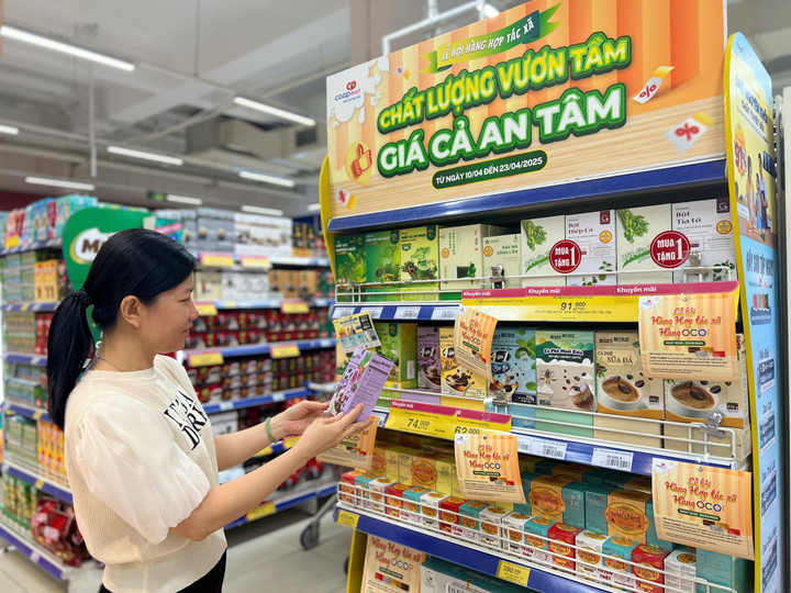 Các mặt hàng của HTX, làng nghề được trưng bày ấn tượng trong Co.opmart.