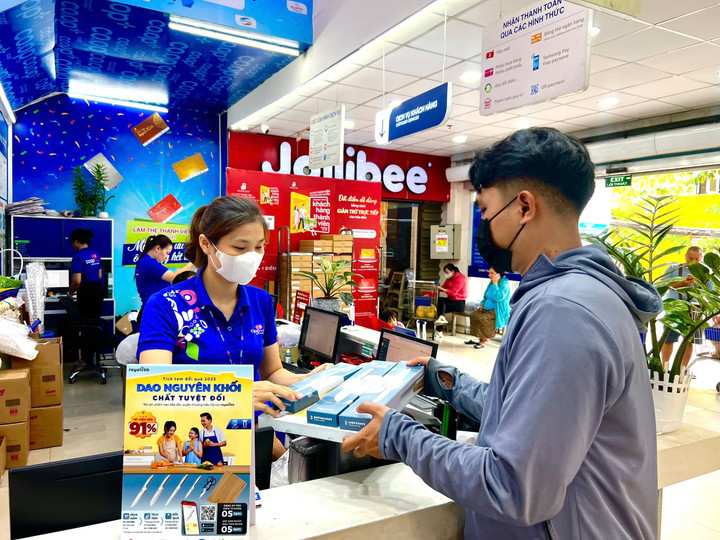 Chương trình Tích tem đổi bộ dao độc quyền thương hiệu Hà Lan thu hút khách hàng.