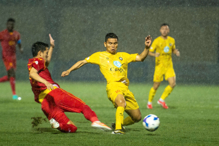 Đội chủ nhà để thua trong hiệp 1.