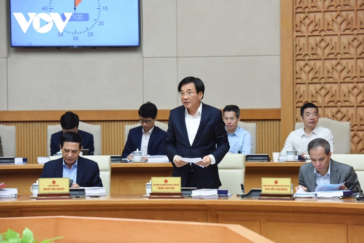 Bộ trưởng, Chủ nhiệm Văn phòng Chính phủ Trần Văn Sơn phát biểu.