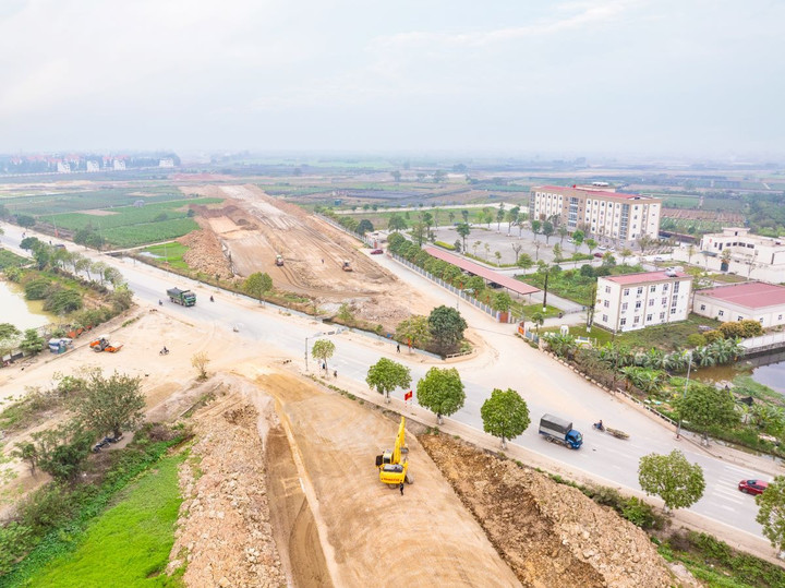 Đại lộ Tây Thăng Long khởi công đoạn nút giao cạnh dự án Vinhomes Wonder City.
