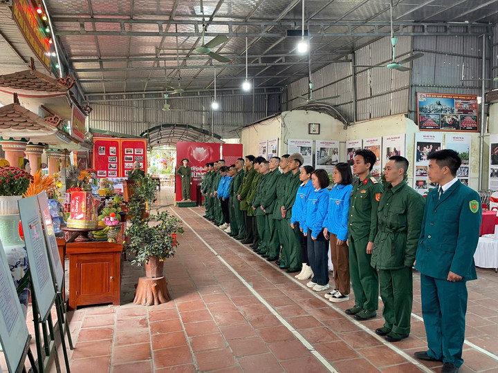 Hà Nội: Xã Nam Phong gặp mặt các tân binh lên đường nhập ngũ - 4