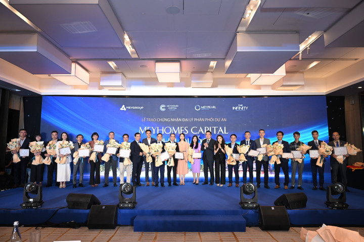 Lễ trao giấy chứng nhận Đại lý phân phối dự án Meyhomes Capital Phú Quốc.