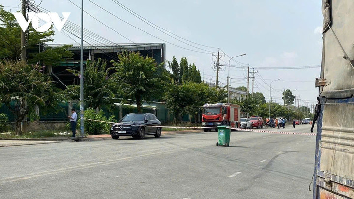 Lực lượng chức năng bảo vệ hiện trường vụ việc.