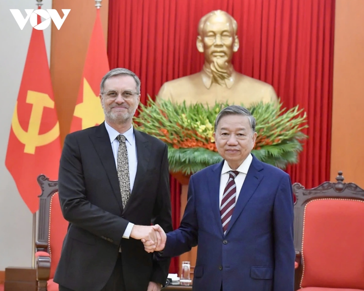 Tổng Bí thư Tô Lâm tiếp ông Olivier Brochet, Đại sứ Cộng hoà Pháp tại Việt Nam.