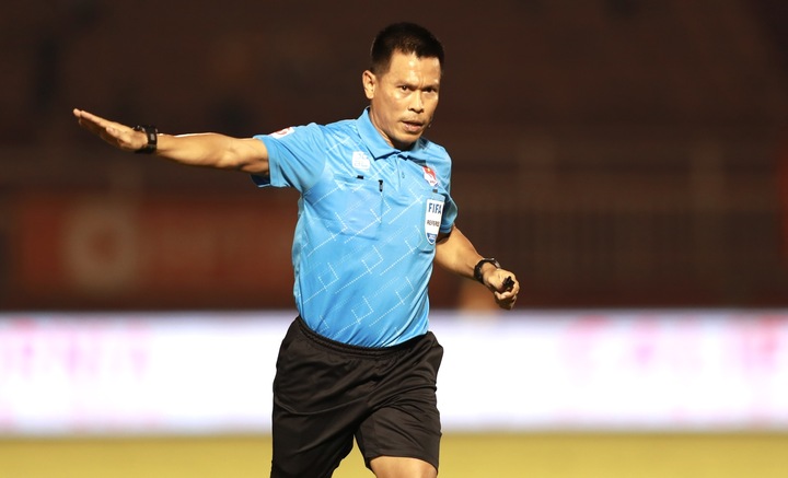 Trọng tài Mongkolchai Pechsri có kinh nghiệm làm việc tại V.League.