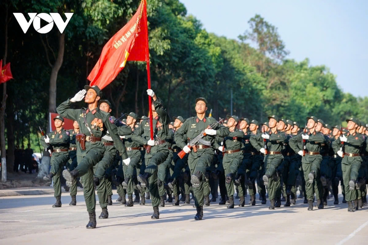 Các lực lượng tập luyện cho Lễ kỷ niệm 50 năm Ngày Giải phóng miền Nam thống nhất đất nước diễn ra ngày 30/4/2025.