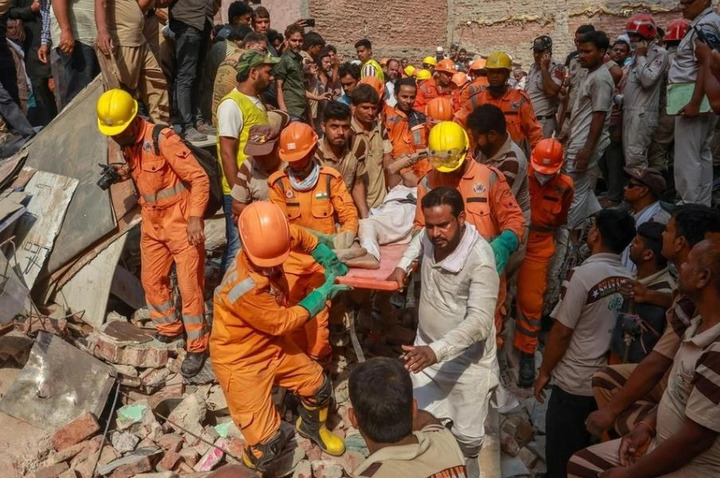 Sập tòa nhà chung cư nhiều tầng ở Ấn Độ khiến 11 người thiệt mạng. (Ảnh: Reuters)