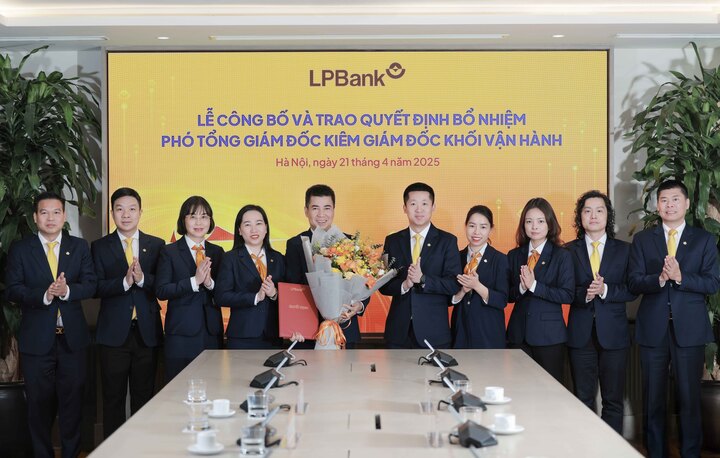 Ban Điều hành LPBank chúc mừng ông Nguyễn Hoàng Hải trong cương vị mới.