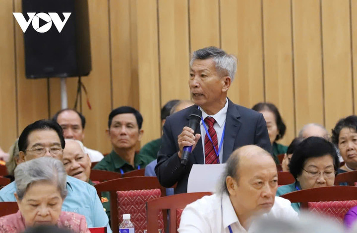 Ông Trần Nhật Nghĩa - cựu tù chính trị Côn Đảo phát biểu tại buổi gặp mặt.