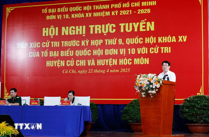 Chủ tịch nước Lương Cường dự Hội nghị tiếp xúc cử tri các huyện Củ Chi và Hóc Môn trước Kỳ họp thứ chín, Quốc hội khóa XV. (Ảnh: Lâm Khánh/TTXVN)