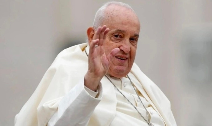 Giáo hoàng Francis cử hành Thánh lễ Phục sinh tại Quảng trường Thánh Peter ở Vatican hồi tháng 3/2024. (Ảnh: AP)