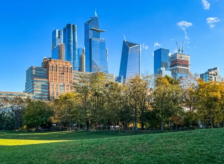 Hudson Yards nhìn từ Bến tàu 62 ở Phía Tây Manhattan. (Ảnh: Michael Lee/Getty Images)