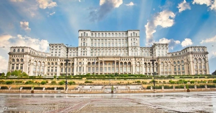 Cung điện Quốc hội ở Bucharest. (Ảnh: Klook)