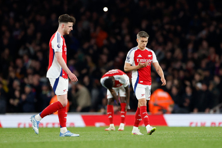 Trossard ghi bàn nhưng là không đủ để mang về 3 điểm