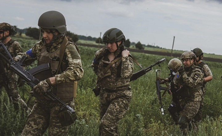 Nữ quân nhân Ukraine. (Ảnh: Anadolu)