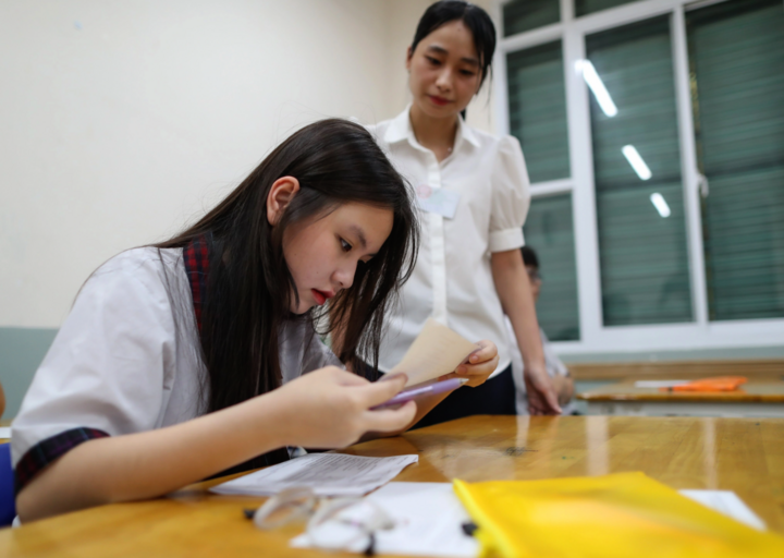 Chưa có quy định cụ thể về việc cấm hoặc hạn chế hiệu trưởng, phó hiệu trưởng dạy thêm. (Ảnh minh hoạ)