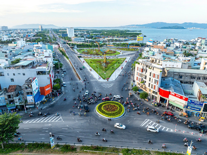 Khu vực ngã 5 Đống Đa, phường Quy Nhơn, tỉnh Gia Lai luôn xảy ra tình trạng ách tắc bới lượng phương tiện di chuyển lớn.