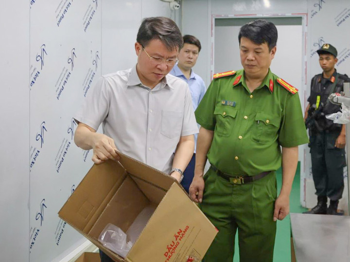 Đáng chú ý, các sản phẩm giả chủ yếu được bán cho bếp ăn tại các khu công nghiệp, gây nguy cơ ảnh hưởng lớn đến sức khỏe người lao động.