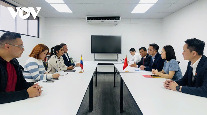 Bí thư Trung ương Đoàn, Chủ tịch Hội Liên hiệp Thanh niên Việt Nam Nguyễn Tường Lâm hội đàm với Bí thư thứ nhất JPSUV, Bộ trưởng thanh niên Grecia Colmerares.