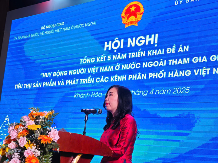 Thứ trưởng Bộ Ngoại giao Lê Thị Thu Hằng phát biểu tại Hội nghị.