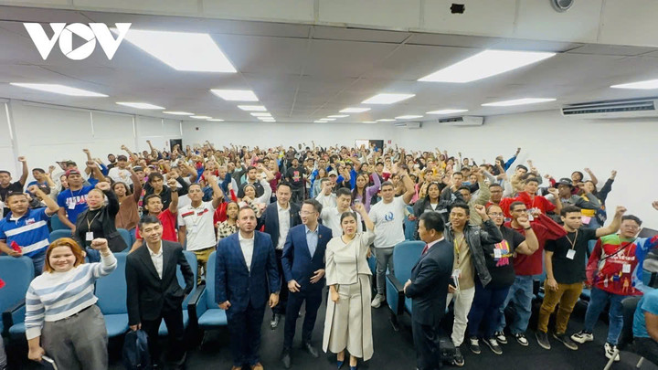 Quang cảnh giao lưu thế hệ trẻ.