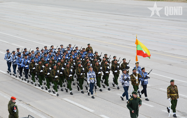 Đoàn Việt Nam tham gia lễ duyệt binh tại Nga hợp luyện tại thao trường Alabino - 7