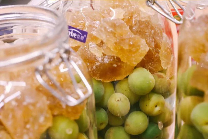 Rượu mơ ngon nhất là có thể sử dụng sau 6 tháng. (Ảnh: Zhuanlan)