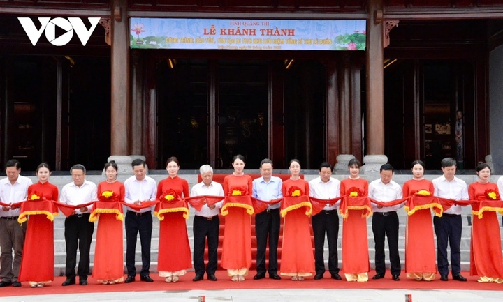 Chủ tịch Quốc hội Trần Thanh Mẫn cắt băng khánh thành Khu lưu niệm Tổng Bí thư Lê Duẩn.