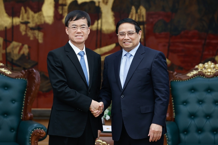 Thủ tướng Phạm Minh Chính tiếp Bộ trưởng Bộ Công tác về quân nhân xuất ngũ Trung Quốc Bùi Kim Giai. (Ảnh: VGP/Nhật Bắc)