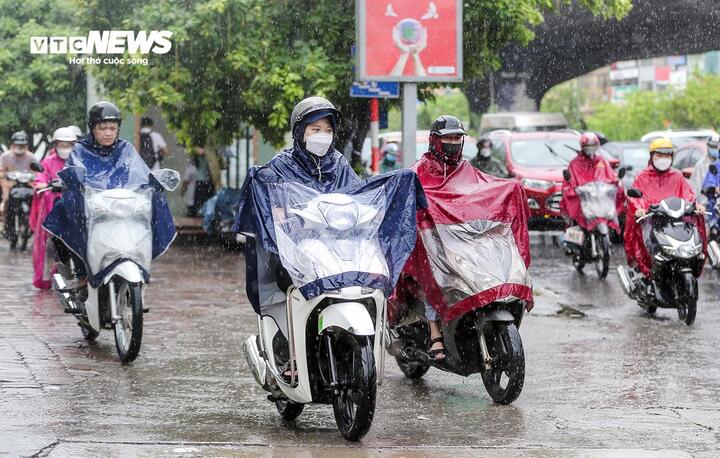 Hôm nay, miền Bắc chuyển mát kèm mưa, nhiều nơi trời lạnh dưới 18°C. (Ảnh minh hoạ: Ngô Nhung)