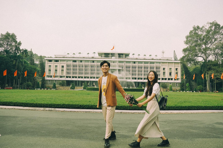 Người trẻ lựa chọn là du lịch liên tục từ 2 đến 3 địa điểm khác nhau trong dịp lễ. (Ảnh minh họa: Checkin Việt Nam)