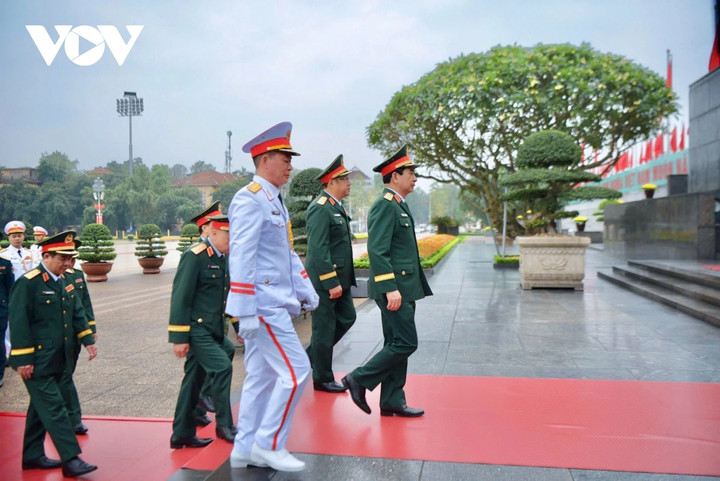 Đại tướng Phan Văn Giang dẫn đầu đoàn đại biểu Quân ủy Trung ương, Bộ Quốc phòng vào lăng viếng Chủ tịch Hồ Chí Minh