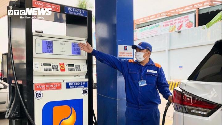 Giá xăng dầu được dự báo tiếp tục tăng sau kỳ nghỉ lễ 30/4-1/5. (Ảnh minh họa: Minh Đức).