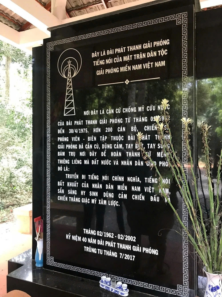 Bia tưởng niệm các liệt sỹ Đài Phát thanh Giải Phóng Vườn quốc gia Lò Gò - Xa Mát (huyện Tân Biên, tỉnh Tây Ninh).