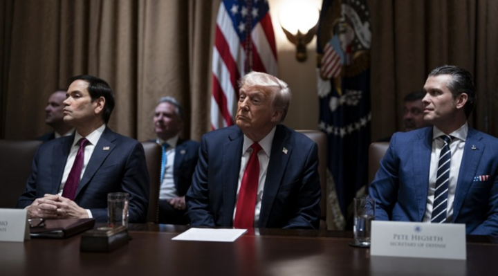 Ngoại trưởng Mỹ Marco Rubio, Tổng thống Mỹ Donald Trump và Bộ trưởng Quốc phòng Pete Hegseth tại Nhà Trắng hồi tháng 2/2025 (Ảnh: RT)