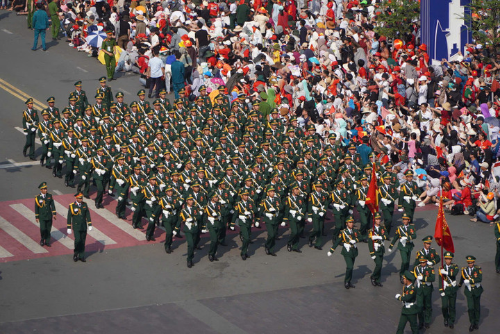 Trực tiếp: Lễ diễu binh ngày 30/4 mừng 50 năm Giải phóng miền Nam, thống nhất đất nước - 6