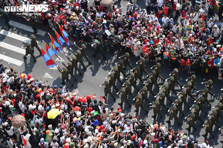 Những hình ảnh tuyệt đẹp trên đường phố TP.HCM. (Ảnh: Lương Ý)