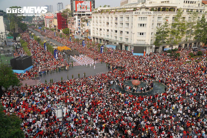 Triệu con tim hướng về kỷ niệm 50 năm Giải phóng miền Nam, thống nhất đất nước.