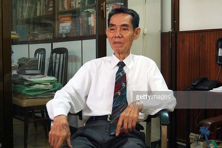 Ông Phạm Xuân Ẩn tại nhà riêng ở TP.HCM năm 2005. (Ảnh: AFP)