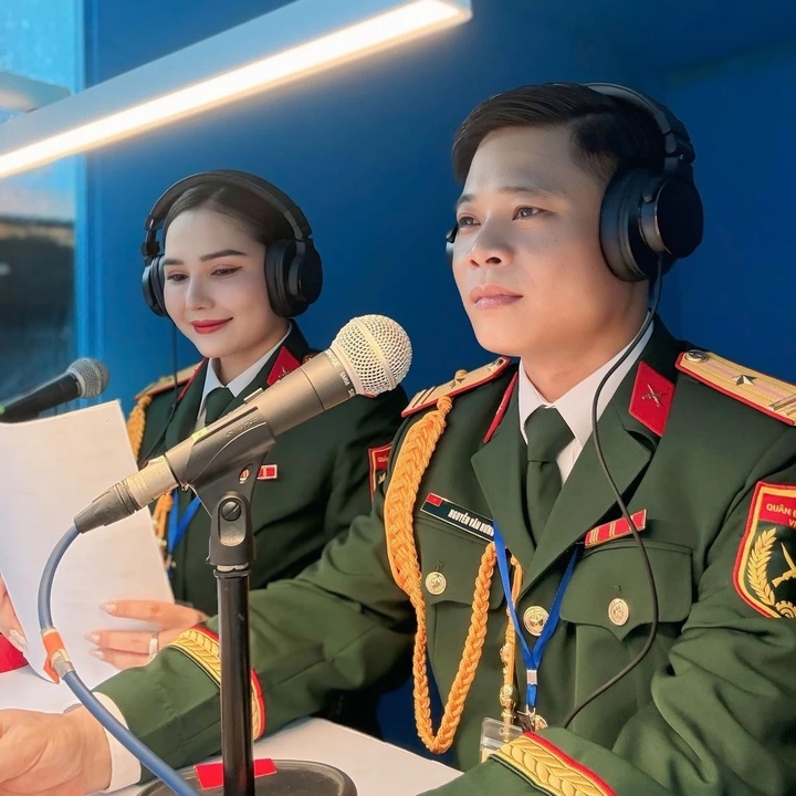 Cảm xúc chung của những người tham gia thuyết minh là hồi hộp, xúc động và vinh dự sâu sắc.