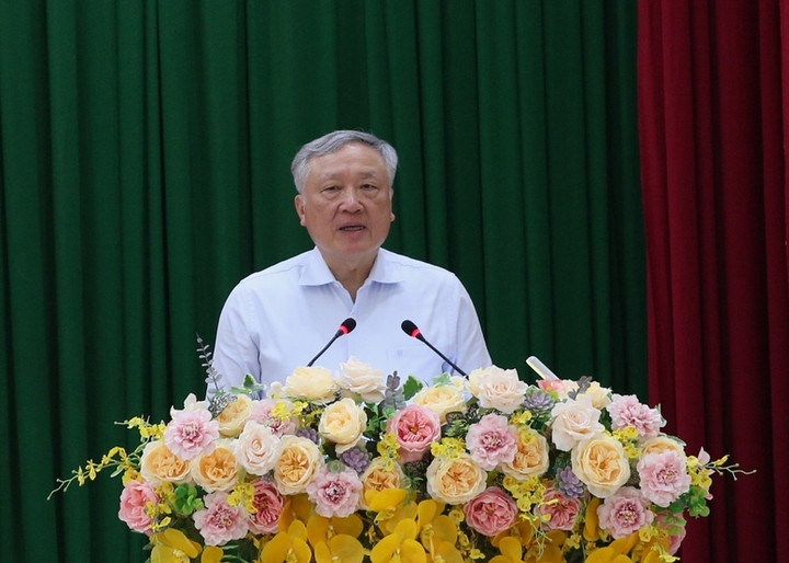 Phó Thủ tướng Thường trực Chính phủ Nguyễn Hòa Bình tin tưởng rằng người được đặc xá sẽ vượt qua mọi khó khăn, thử thách để tự tin hơn, vững vàng trong cuộc sống. (Ảnh: VGP/Nguyễn Hoàng)