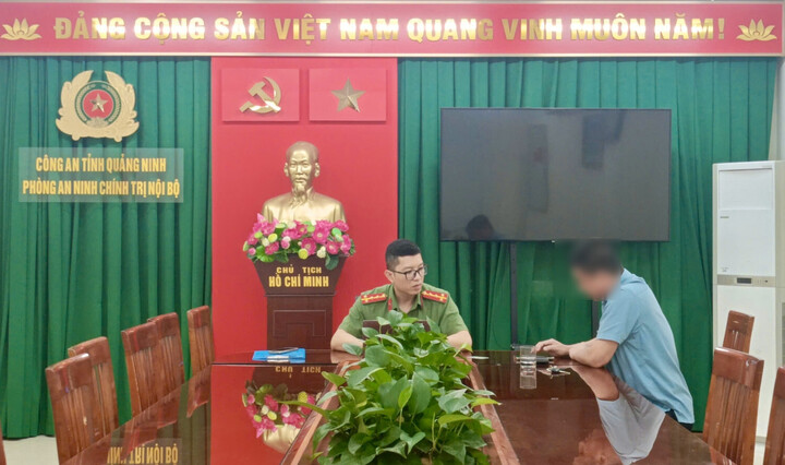 Phòng An ninh chính trị nội (Công an Quảng Ninh) làm việc với P.Q.S. (Ảnh Công an Quảng Ninh),