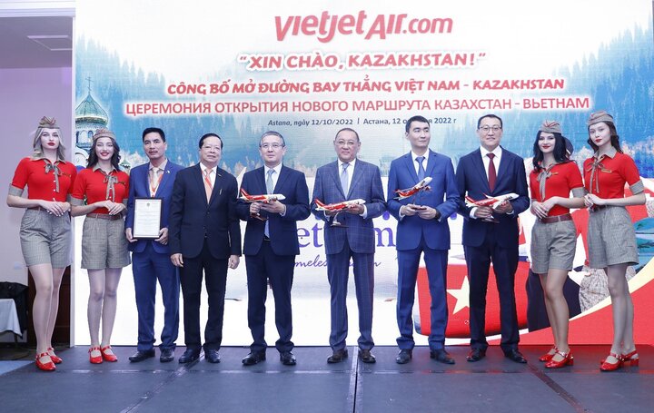 Vietjet công bố đường bay kết nối thành phố Almaty (Kazakhstan) với thành phố Nha Trang năm 2022.