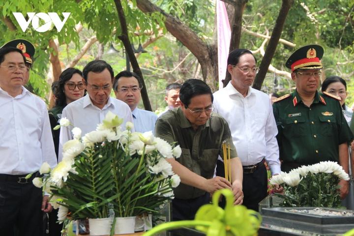 Thủ tướng Phạm Minh Chính dự Lễ viếng, tri ân liệt sĩ tại Côn Đảo - 3