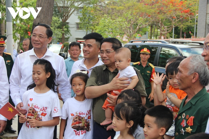 Thủ tướng Phạm Minh Chính dự Lễ viếng, tri ân liệt sĩ tại Côn Đảo - 4