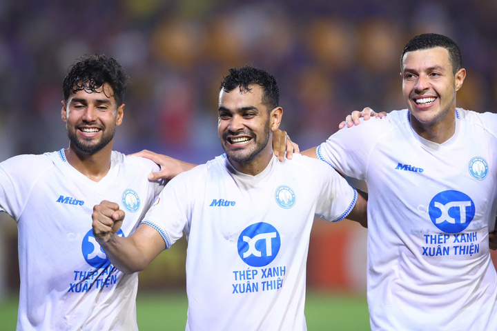 Nam Định thắng Hà Nội FC.
