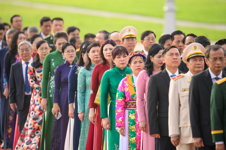 Đây được đánh dấu là kỳ họp có khối lượng công việc lớn chưa từng có. Quốc hội sẽ xem xét, quyết định 54 nội dung về công tác lập hiến, lập pháp, gồm: 3 nghị quyết về công tác lập hiến và 51 luật, nghị quyết thuộc công tác lập pháp; 14 nhóm nội dung về kinh tế - xã hội, ngân sách Nhà nước, giám sát và các vấn đề quan trọng khác.